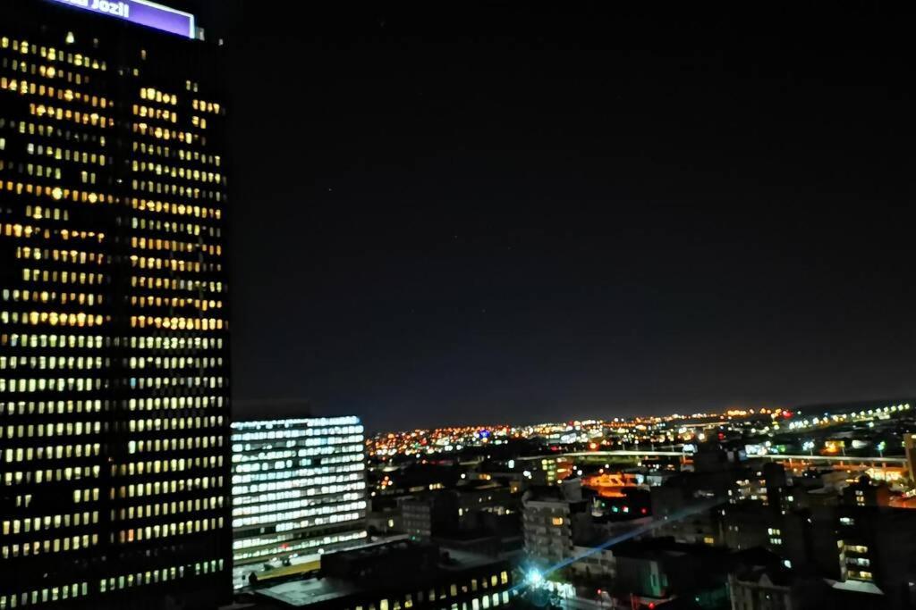 Appartamento 1507-Amazing Views & Unique Joburg Cbd Luxury Johannesburg Esterno foto
