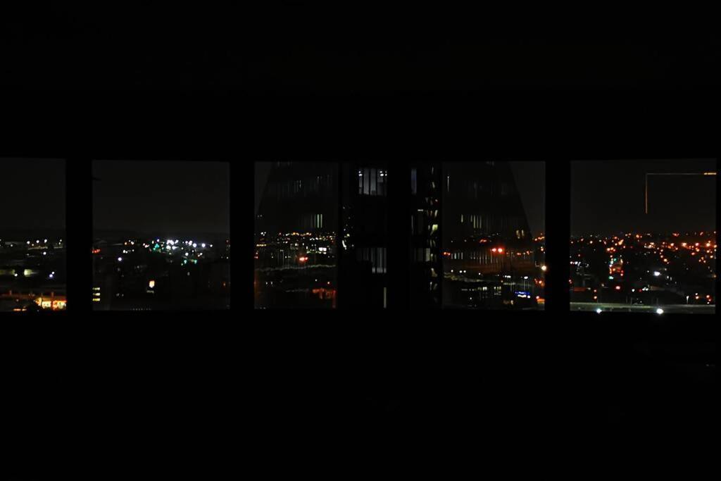 Appartamento 1507-Amazing Views & Unique Joburg Cbd Luxury Johannesburg Esterno foto