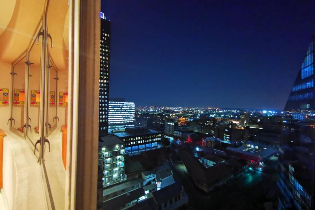 Appartamento 1507-Amazing Views & Unique Joburg Cbd Luxury Johannesburg Esterno foto